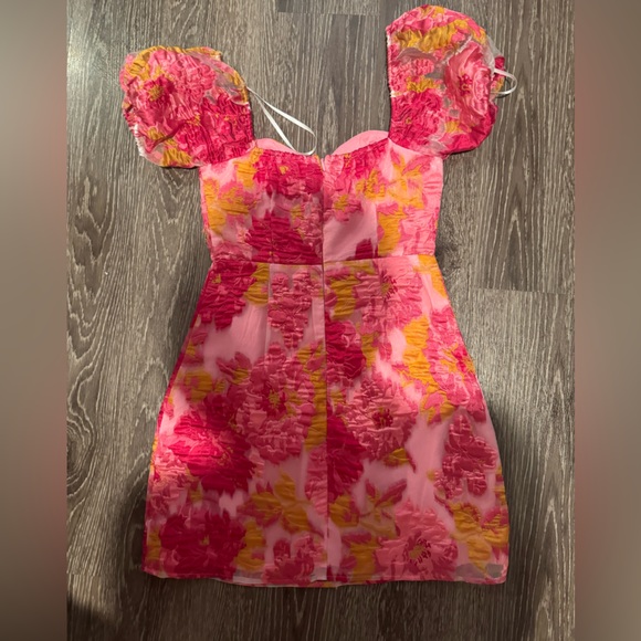 Lulu’s cocktail dress - Picture 3 of 4